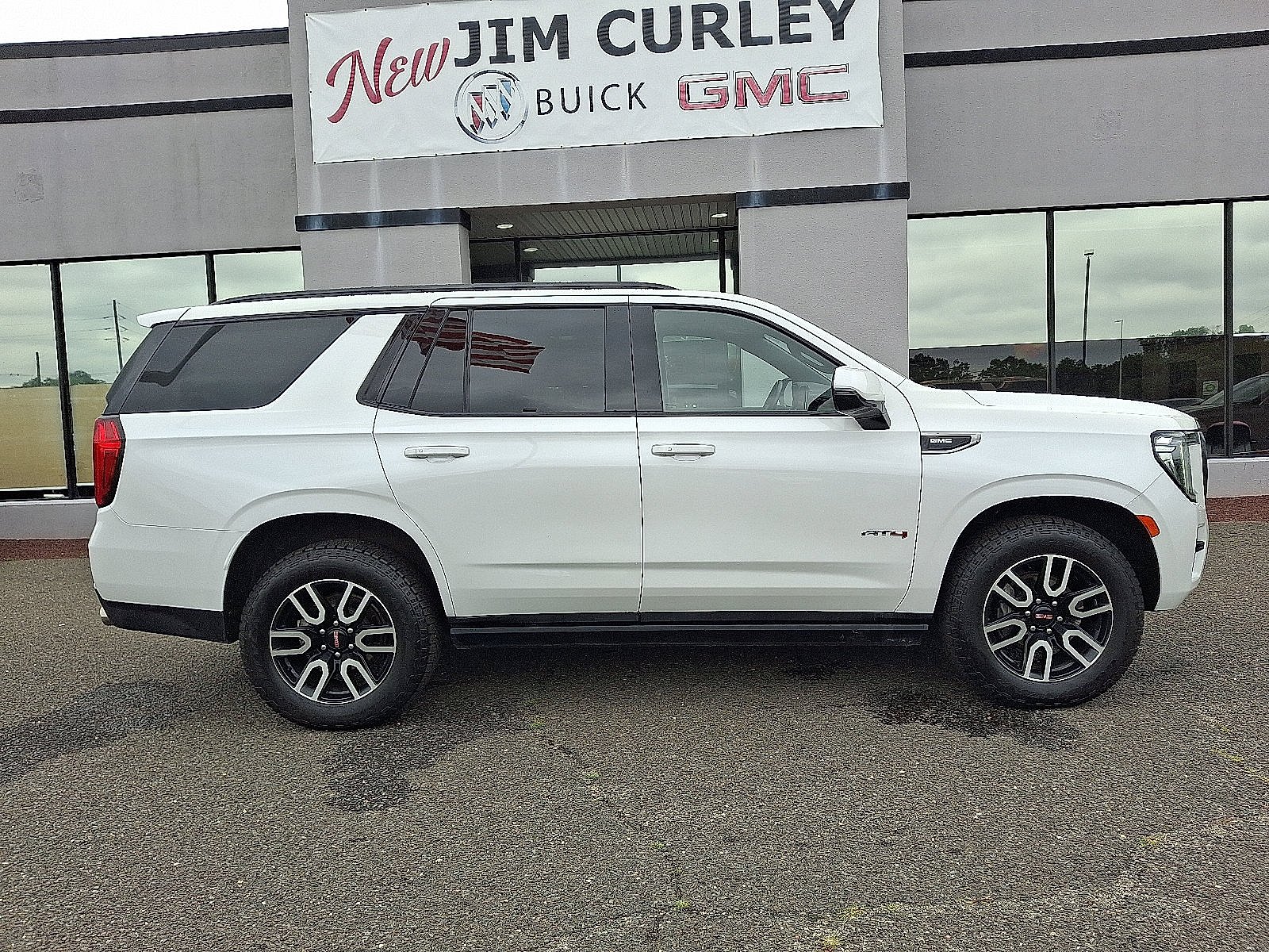 Used 2023 White Frost Tricoat GMC AT4 image 8