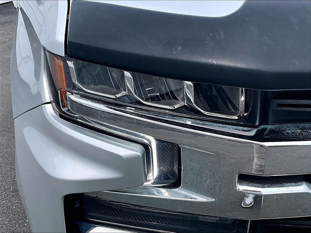 Used 2021 Silver Ice Metallic Chevrolet LT image 31