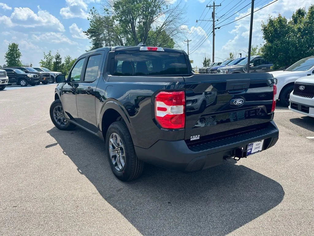 Used 2026 Shadow Black Ford XLT image 4