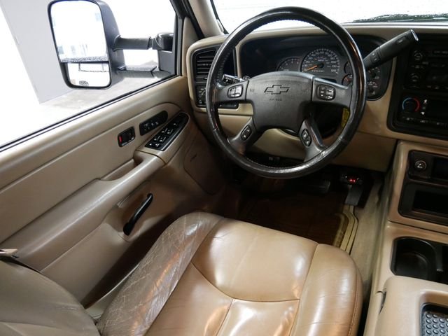 Used 2006 Summit White Chevrolet LT image 11