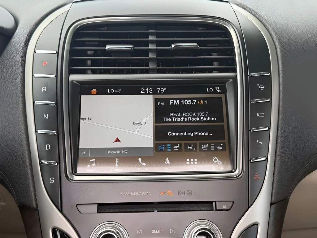 Used 2018 Red Lincoln Reserve image 21