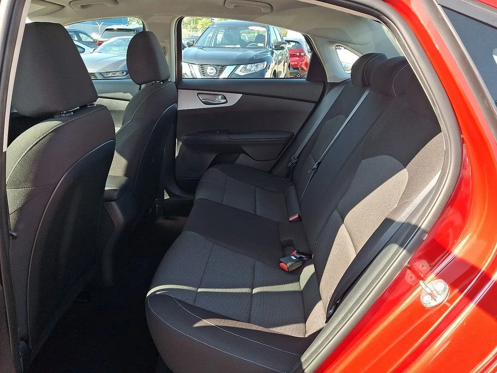 Used 2024 Currant Red Kia LXS image 10