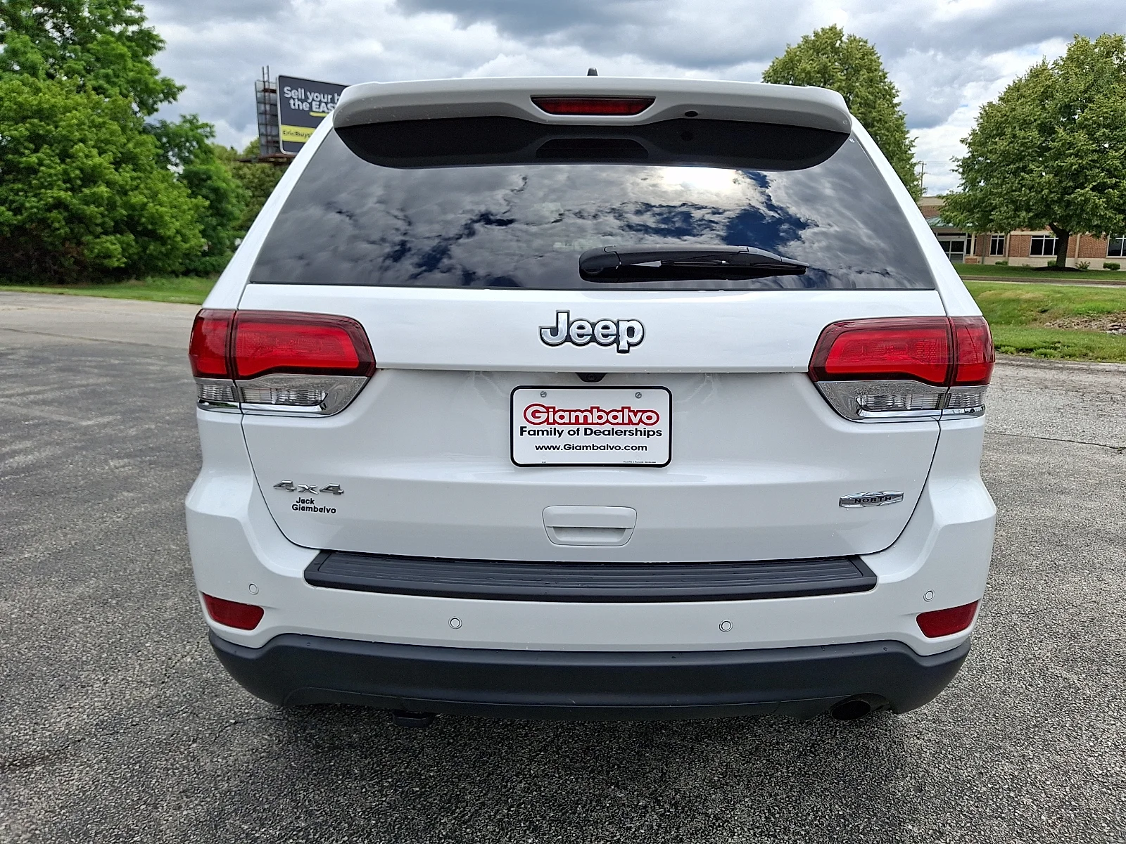 Certified Used 2020 White Jeep Laredo image 10