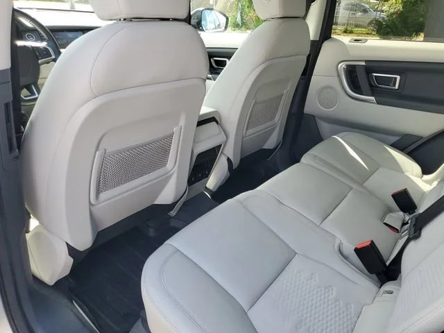 Used 2016 Silver Land Rover SE image 22