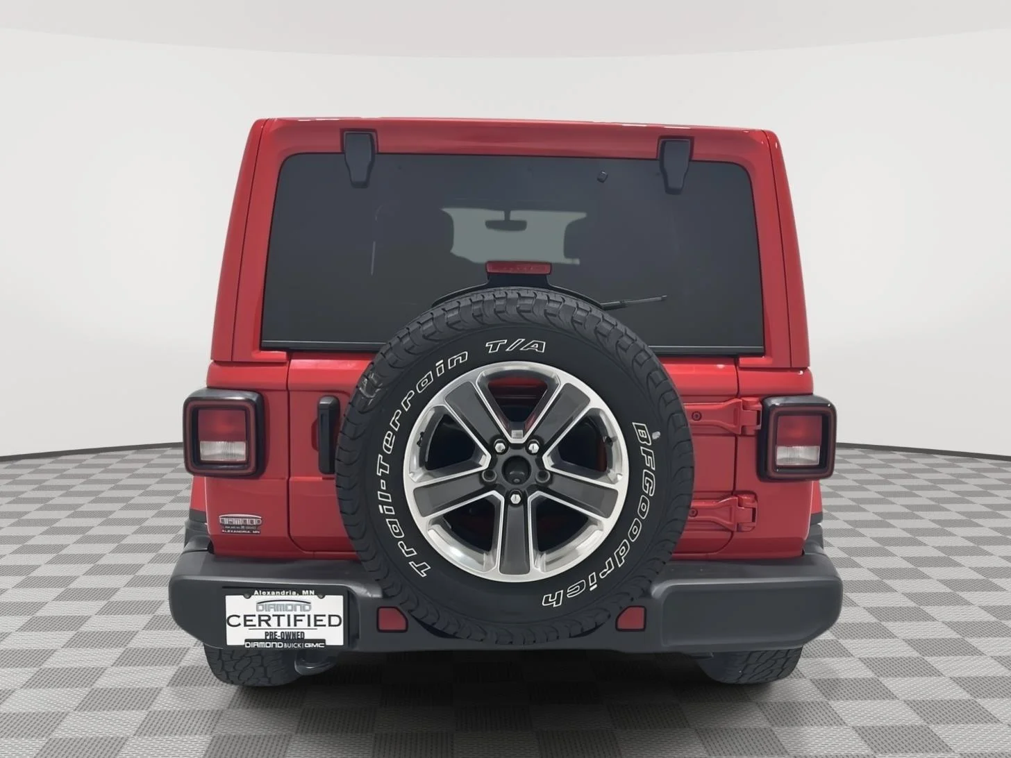 Used 2021 Firecracker Red Jeep Unlimited Sahara image 4