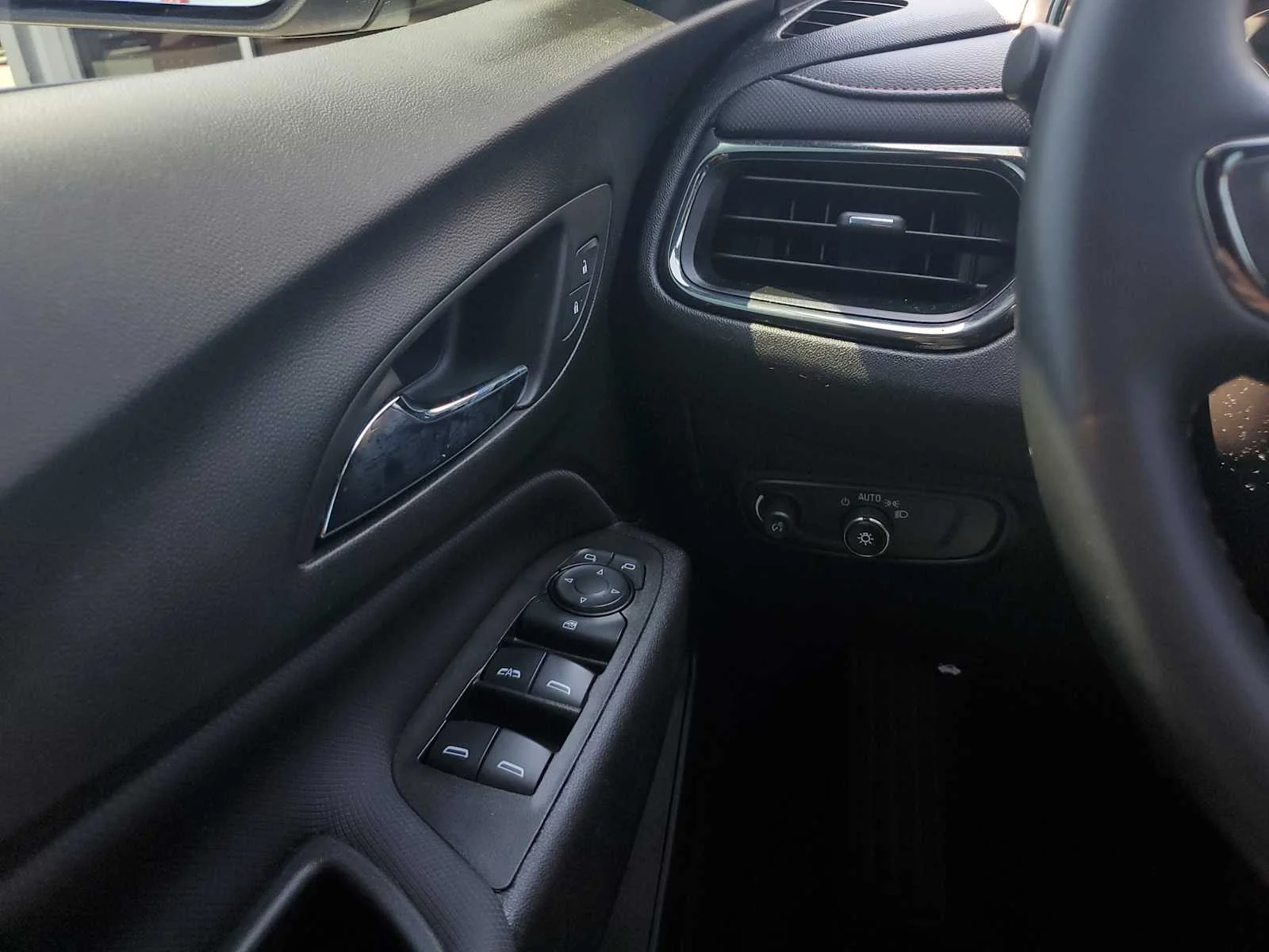 Used 2024 Summit White Chevrolet RS image 19