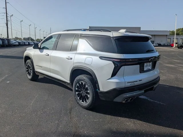 Used 2025 Pearl Chevrolet Z71 image 10