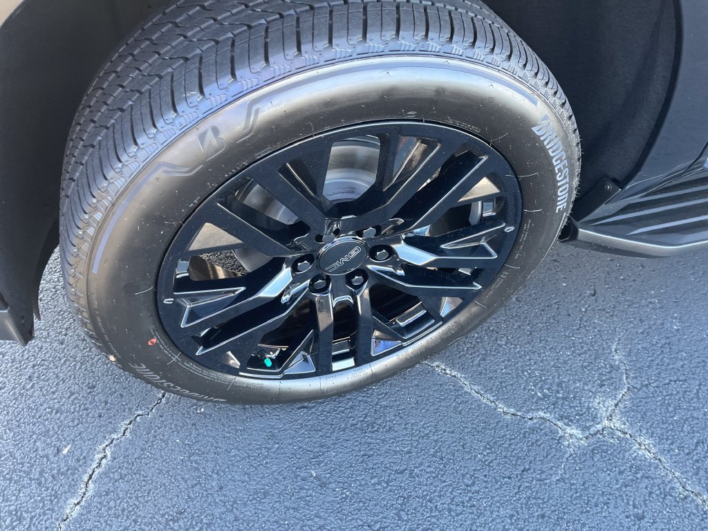 New 2027 Onyx Black GMC Elevation image 9