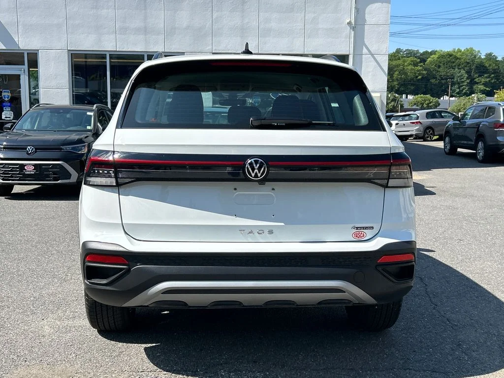 Used 2025 White Volkswagen 1.5T S image 3