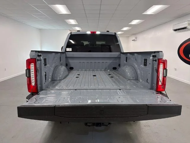 New 2026 Glacier Gray Metallic Tri-Coat Ford F-250® Lariat® image 27