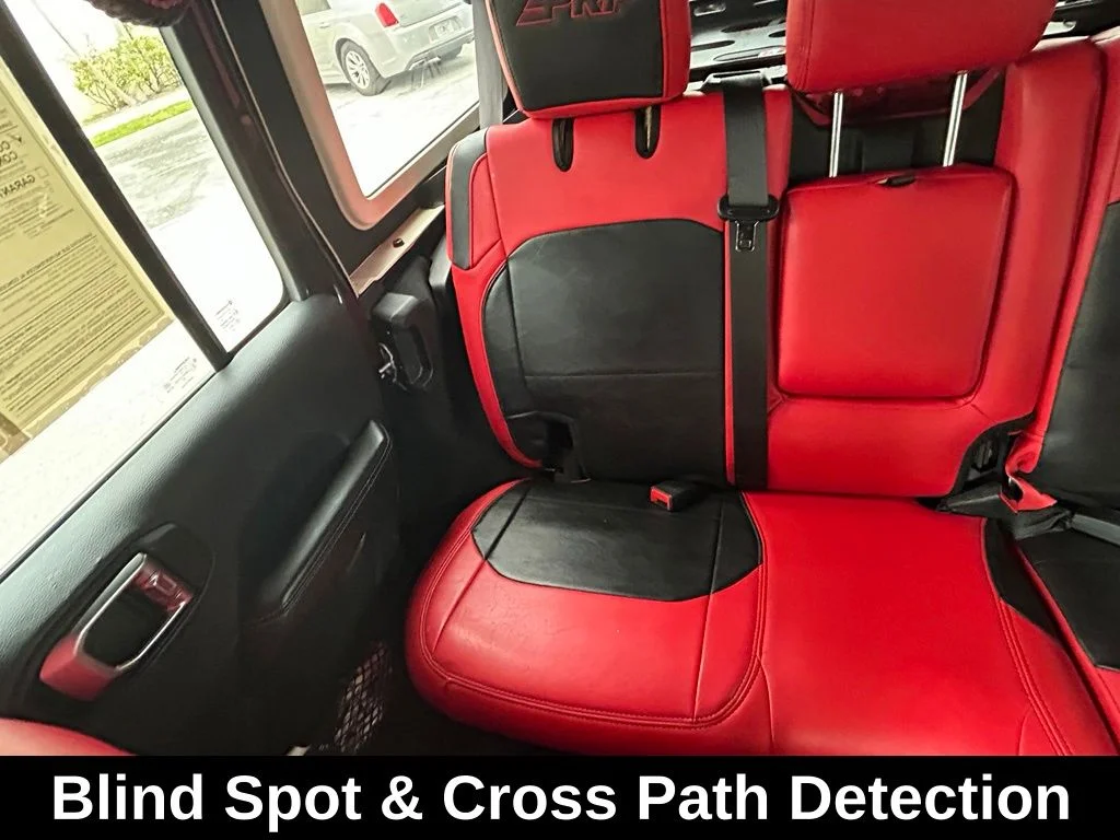 Used 2018 Black Jeep Unlimited Sahara image 11