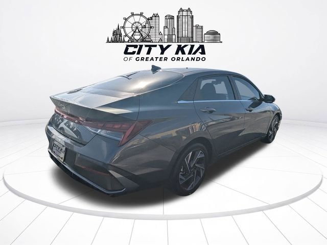 Used 2025 Gray Hyundai SEL Convenience image 6