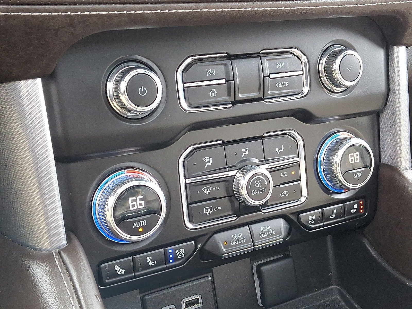 2023 GMC Yukon XL SLT - Photo 18