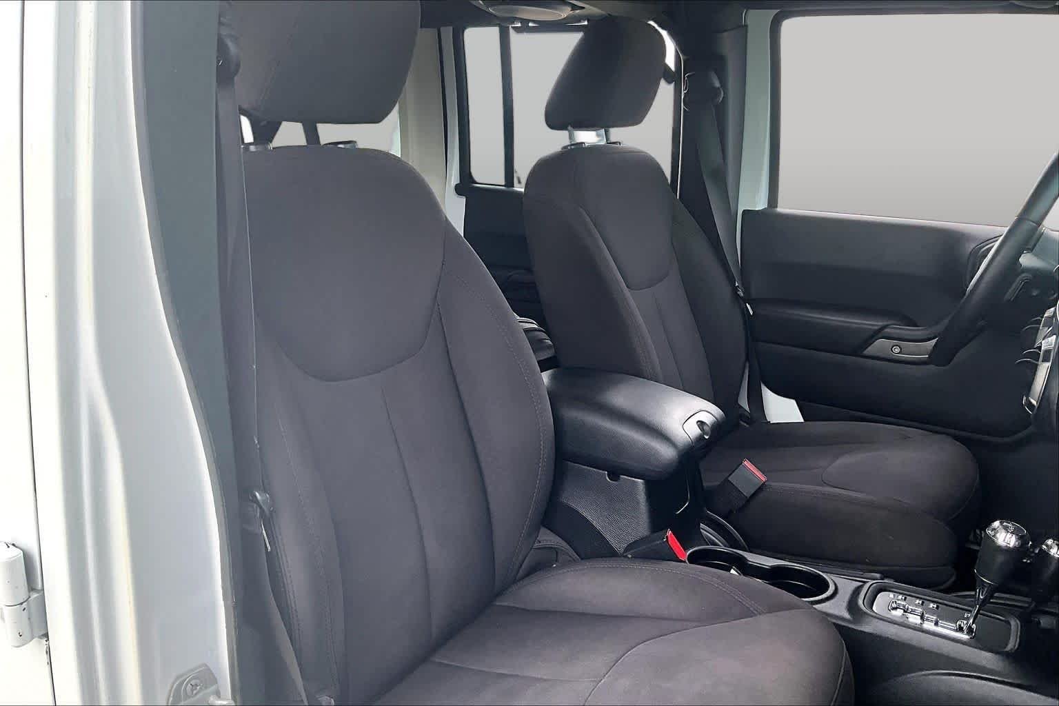 Used 2014 Bright White Clearcoat Jeep Sport image 8