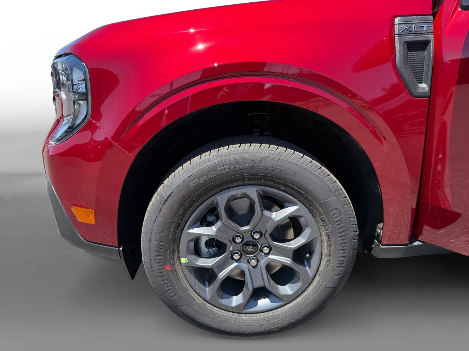 New 2026 Ruby Red Metallic Tinted Clearcoat Ford XLT image 9