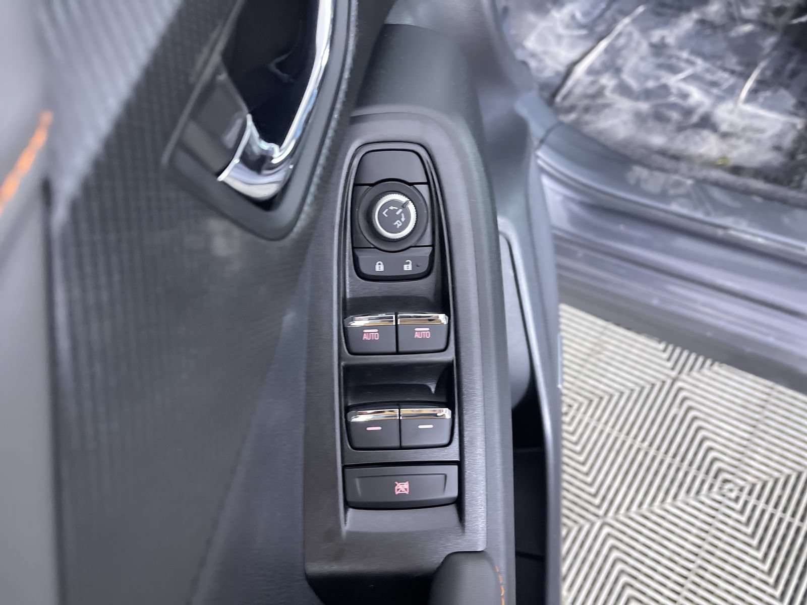 Used 2026 Magnetite Gray Metallic Subaru Limited image 14