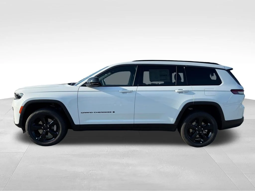 New 2026 Bright White Clear-Coat Exterior Paint Jeep Limited image 2