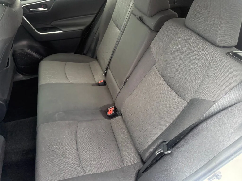 Used 2019 White Toyota XLE image 31