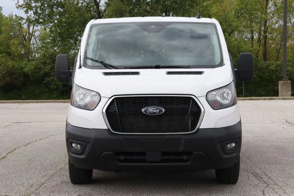 Used 2025 Oxford White Ford Base image 3