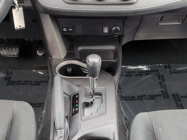 Used 2017 White Toyota LE image 19