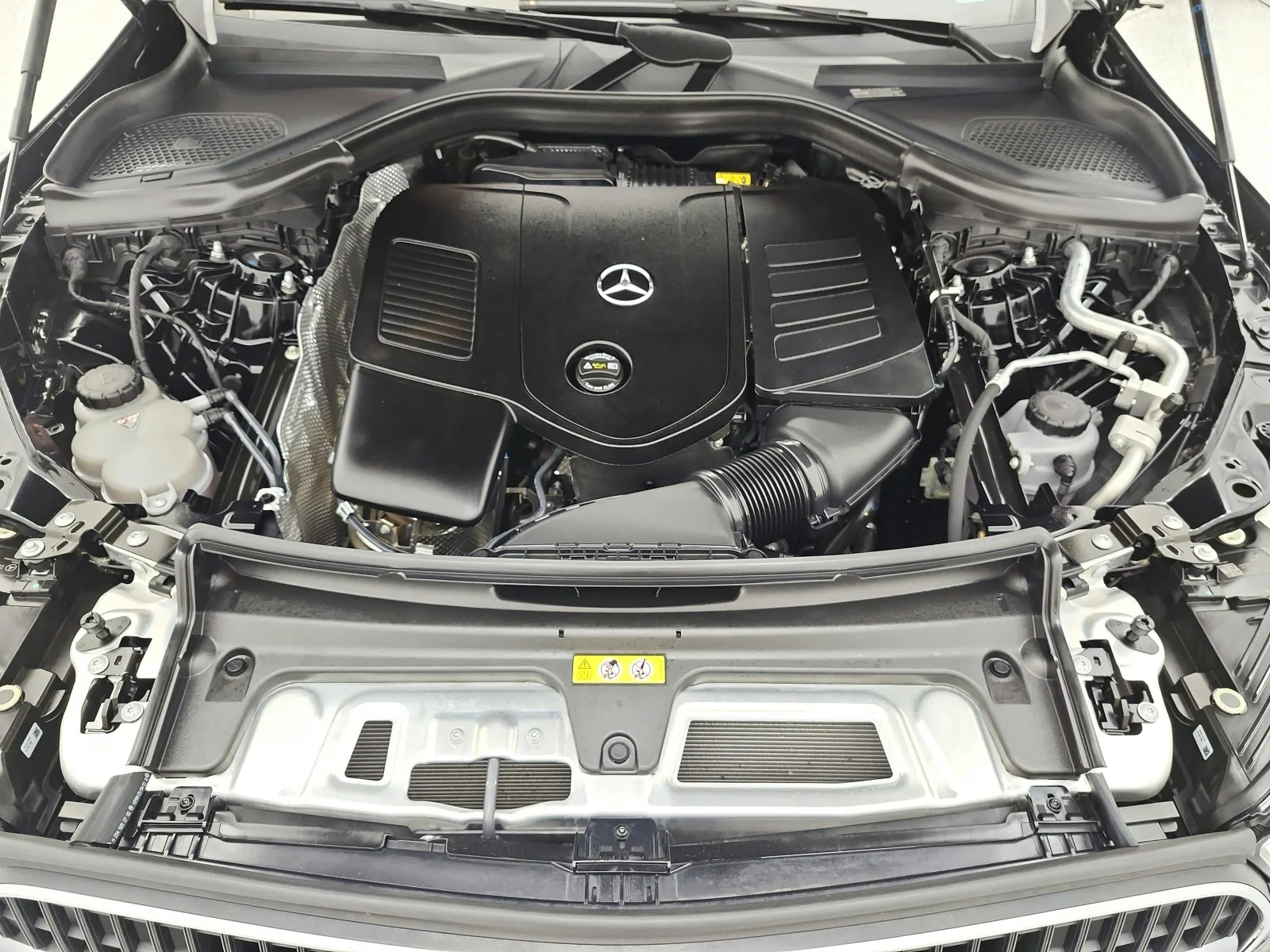 Used 2023 Black Mercedes-Benz GLC 300 SUV image 17