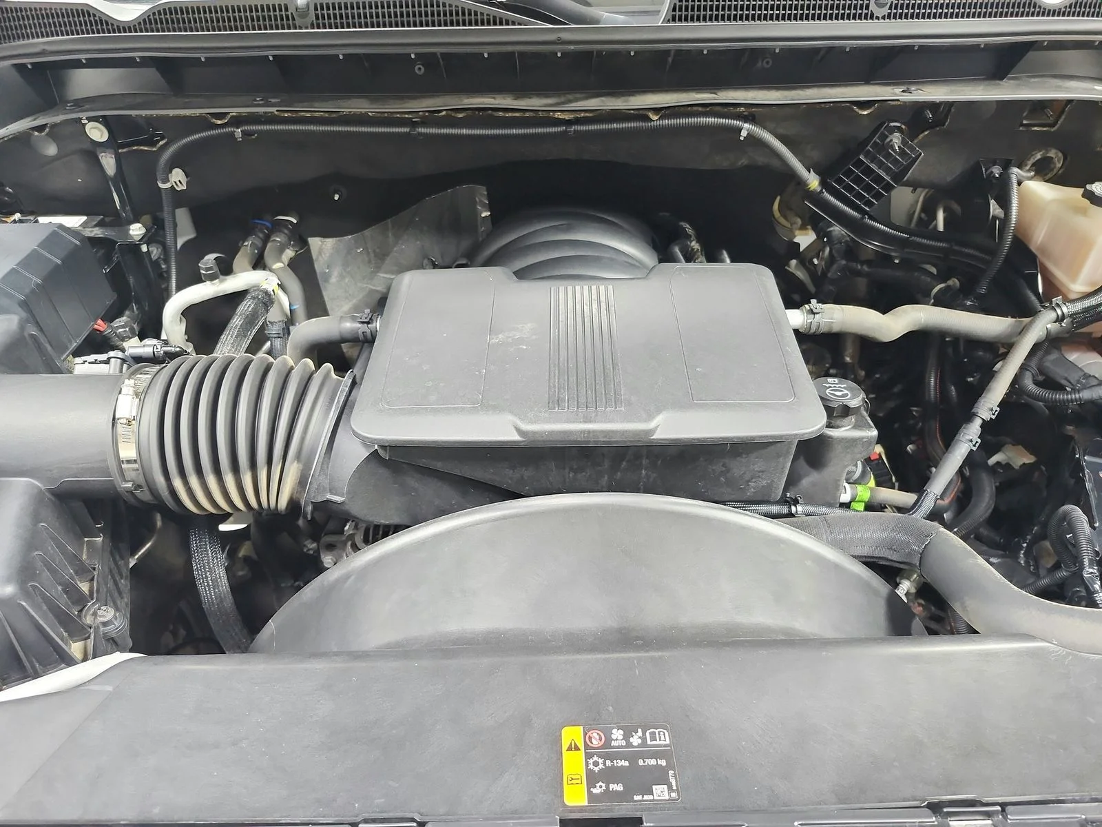 Used 2022 White GMC AT4 image 18