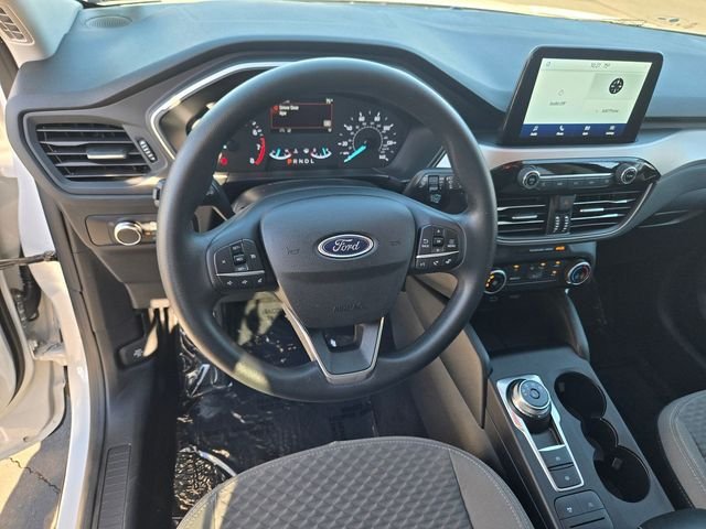 Used 2022 White Ford SE image 6