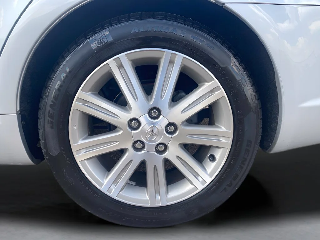 Used 2007 Silver Toyota XL image 34