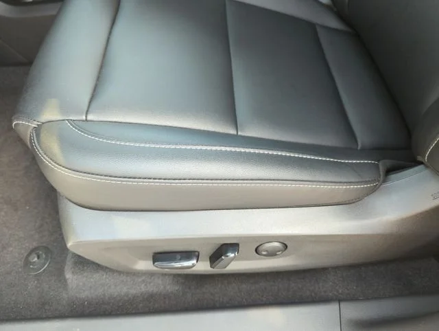 Used 2025 White Nissan SL image 35