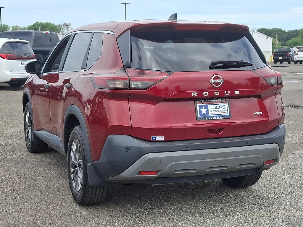 Used 2023 Scarlet Ember Tintcoat Nissan S image 9
