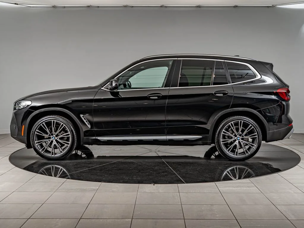 Used 2024 Jet Black BMW xDrive30i image 8