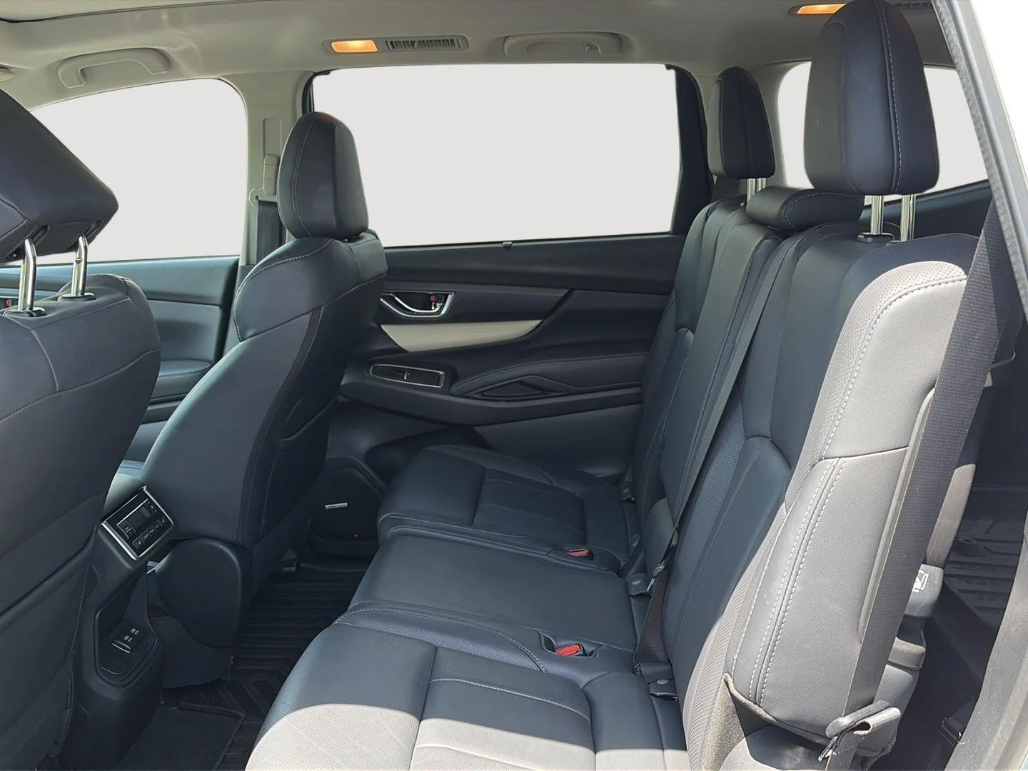 Used 2019 Crystal White Pearl Subaru Limited image 20