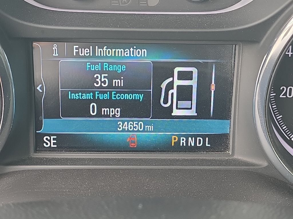 Used 2020 Red Buick Essence image 21