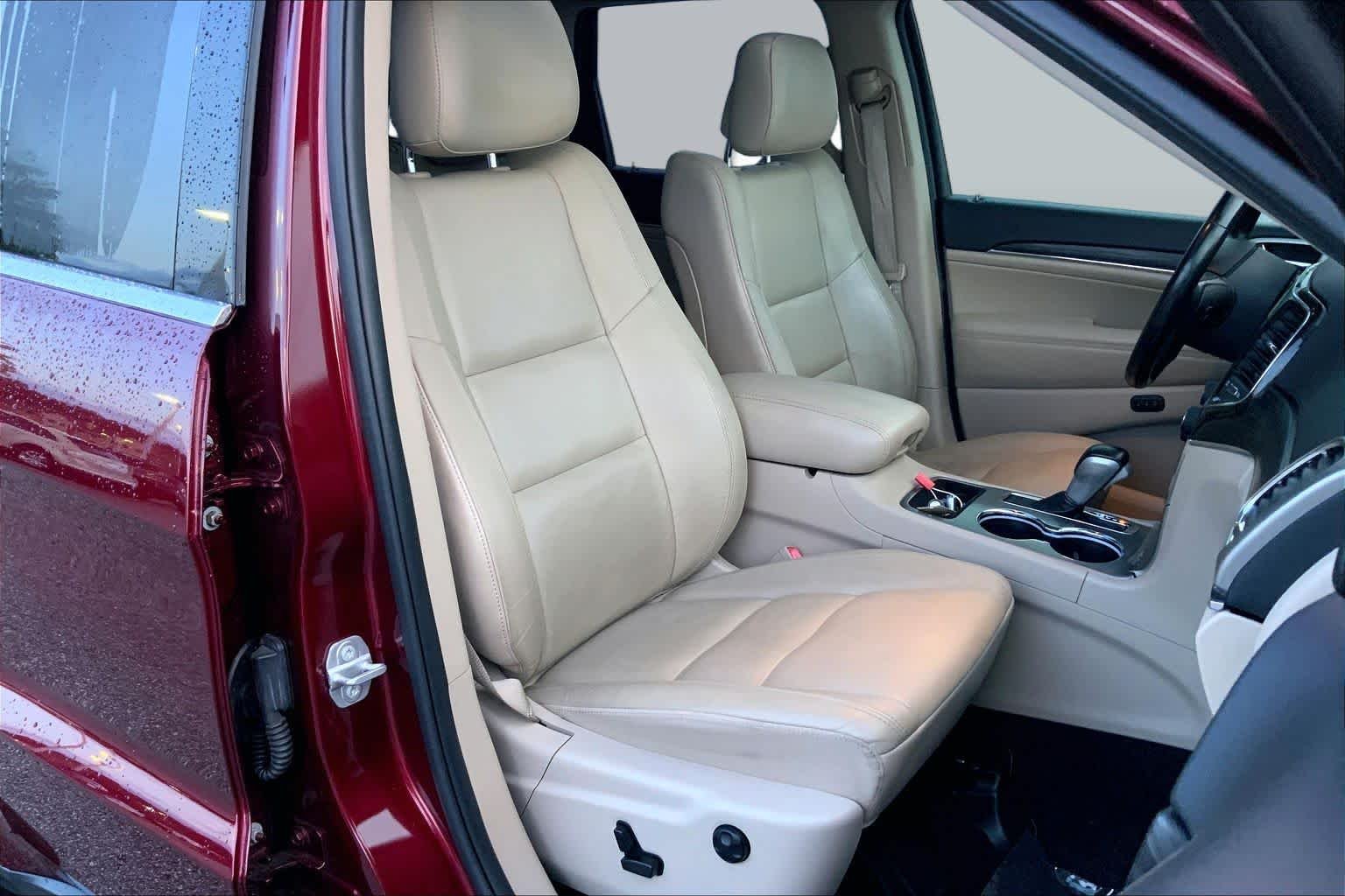 Used 2021 Velvet Red Pearlcoat Jeep Limited image 7