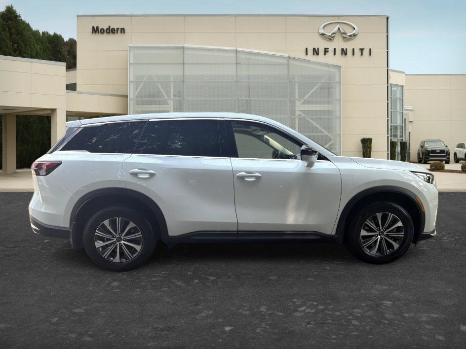 New 2027 Radiant White INFINITI PURE image 5