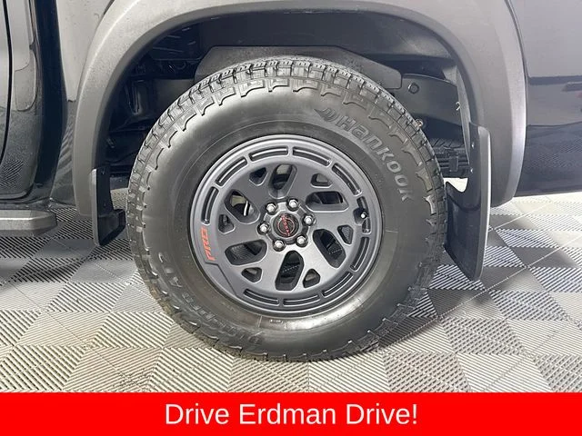 Used 2023 Black Nissan PRO-X image 4