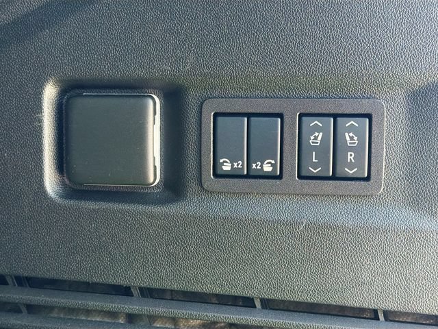 2024 GMC Yukon AT4 - Photo 9