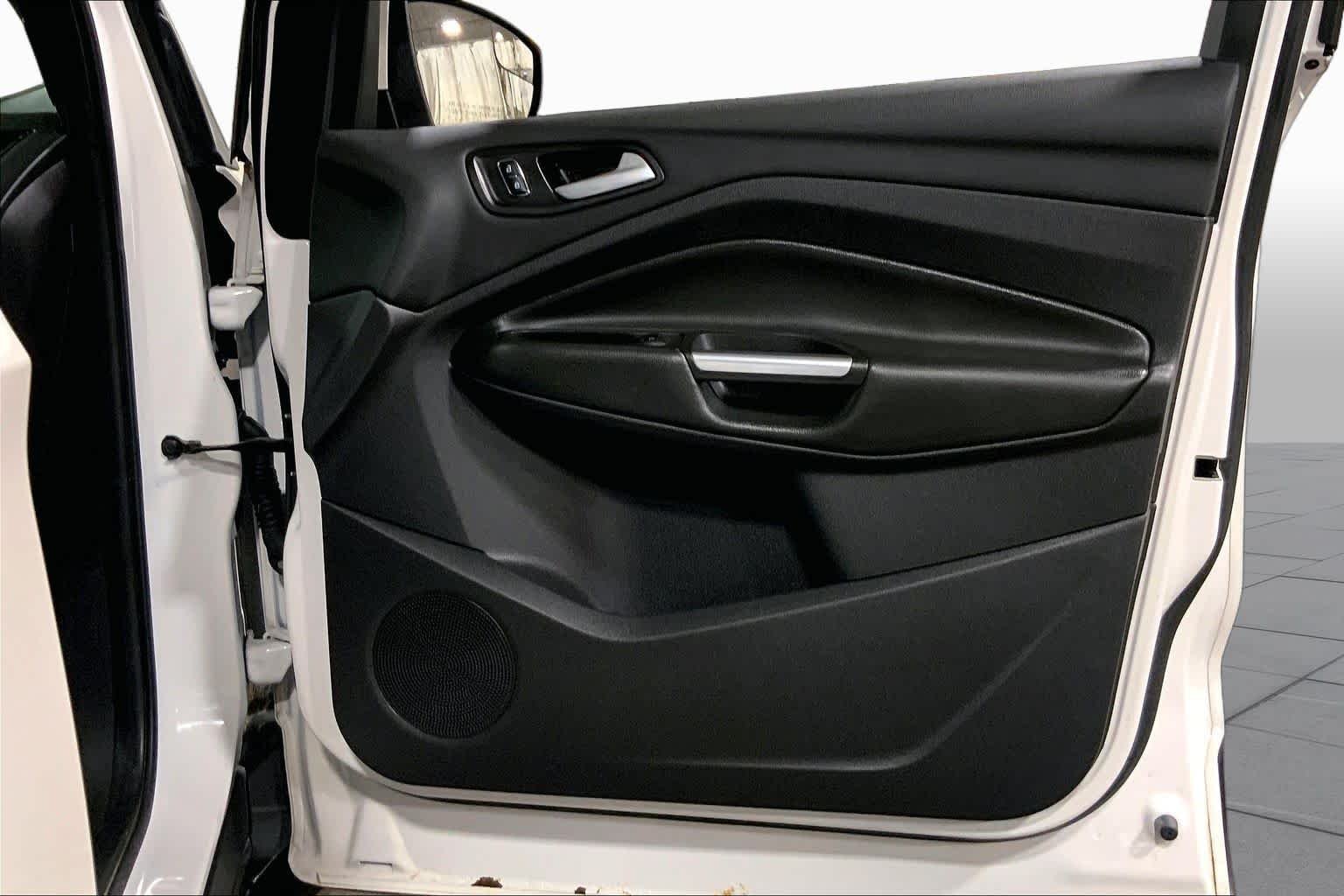 Used 2014 White Platinum Metallic Tri-Coat Ford Titanium image 23