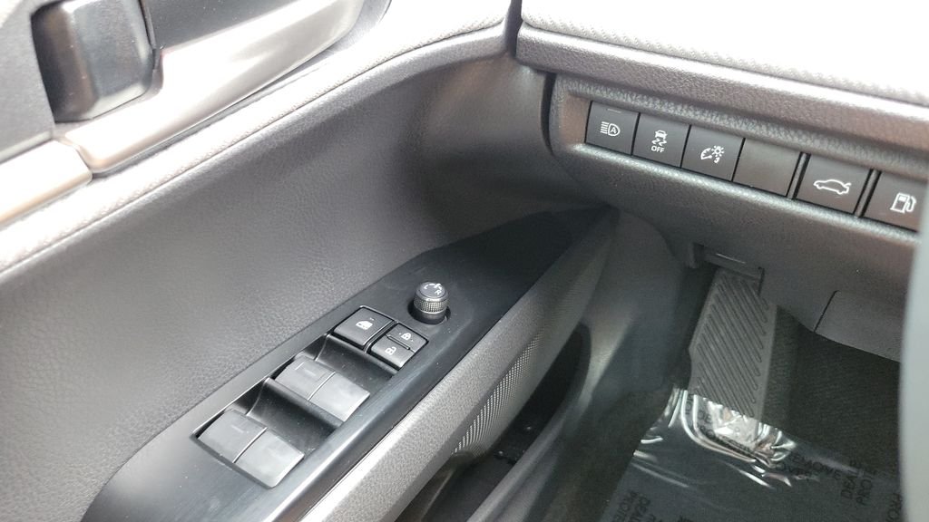 Certified Used 2025  Toyota SE image 19