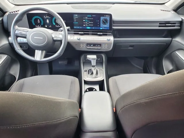 Used 2025 White Hyundai SEL image 10