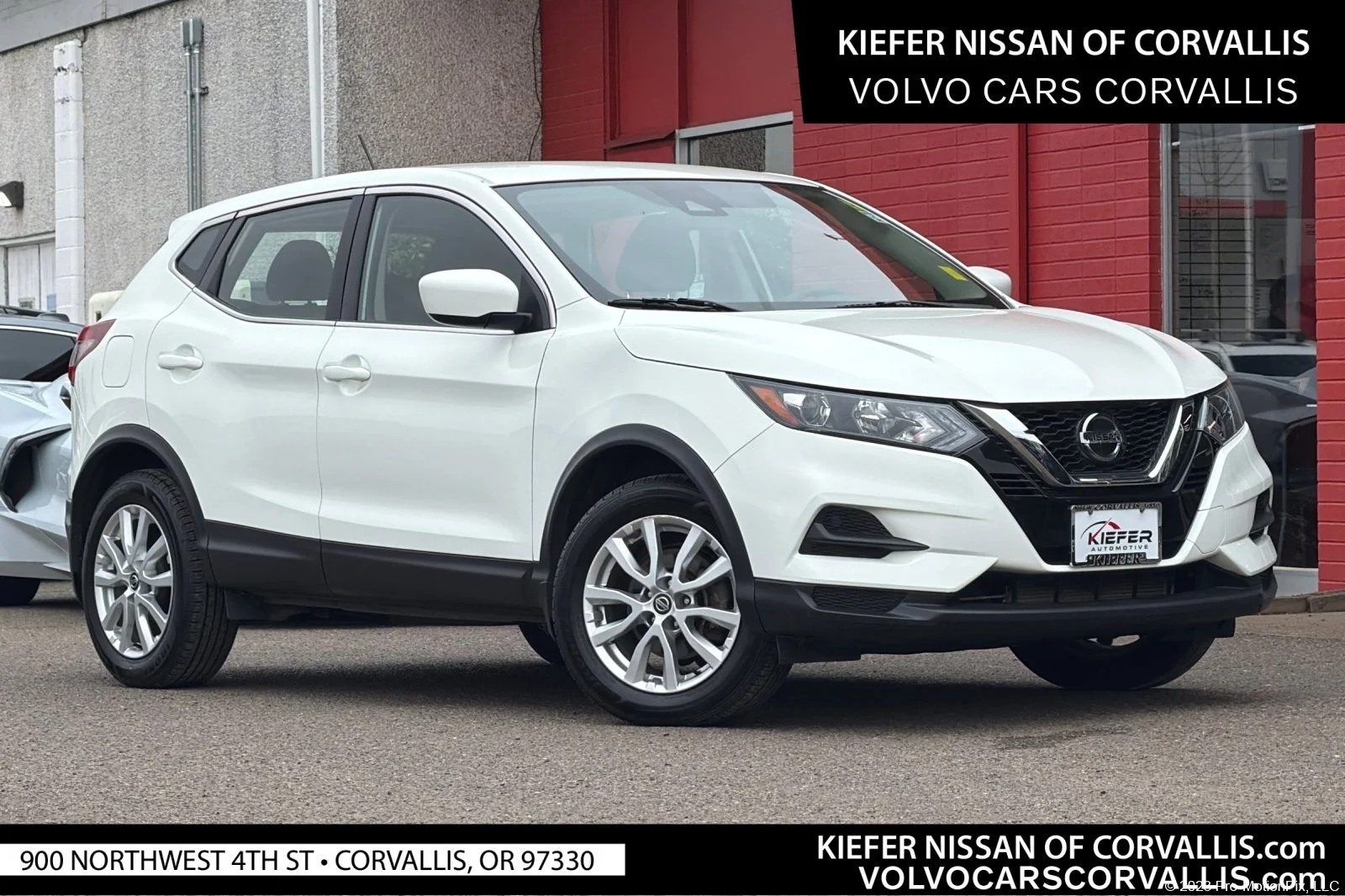 Used 2021 Glacier White Nissan S image 1