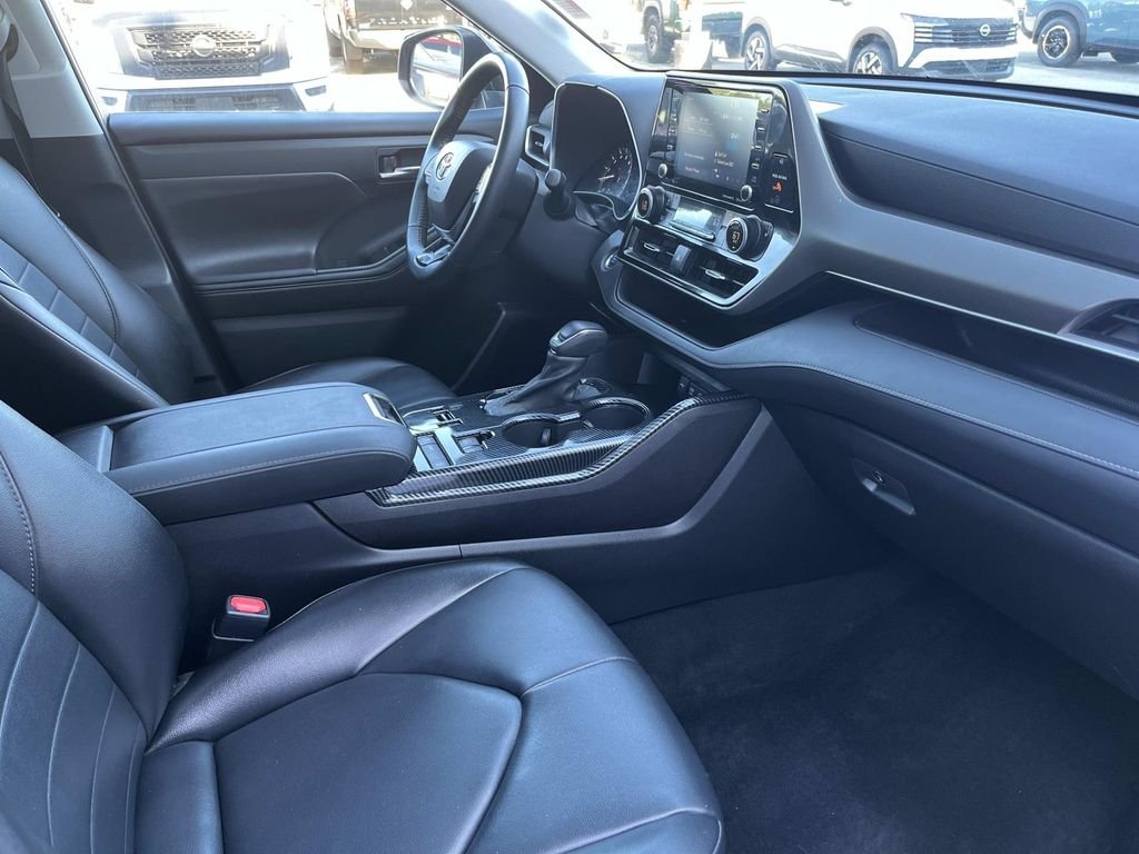 Used 2021 Blue Toyota XLE image 28