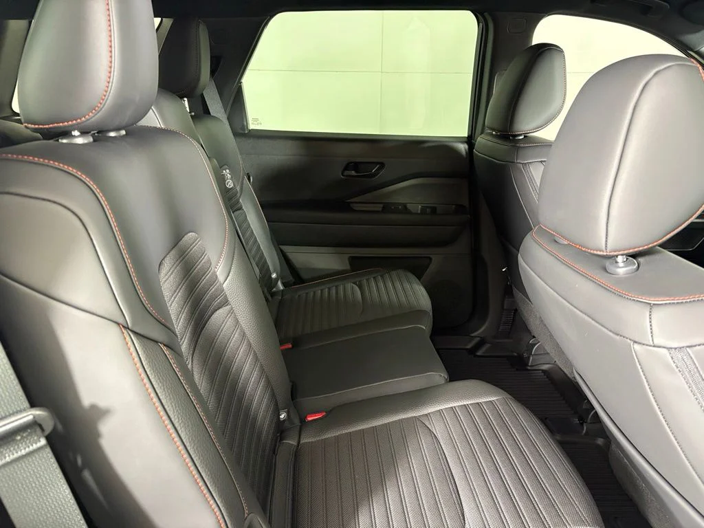 New 2026 Everest White Pearl TriCoat Nissan Rock Creek® image 17