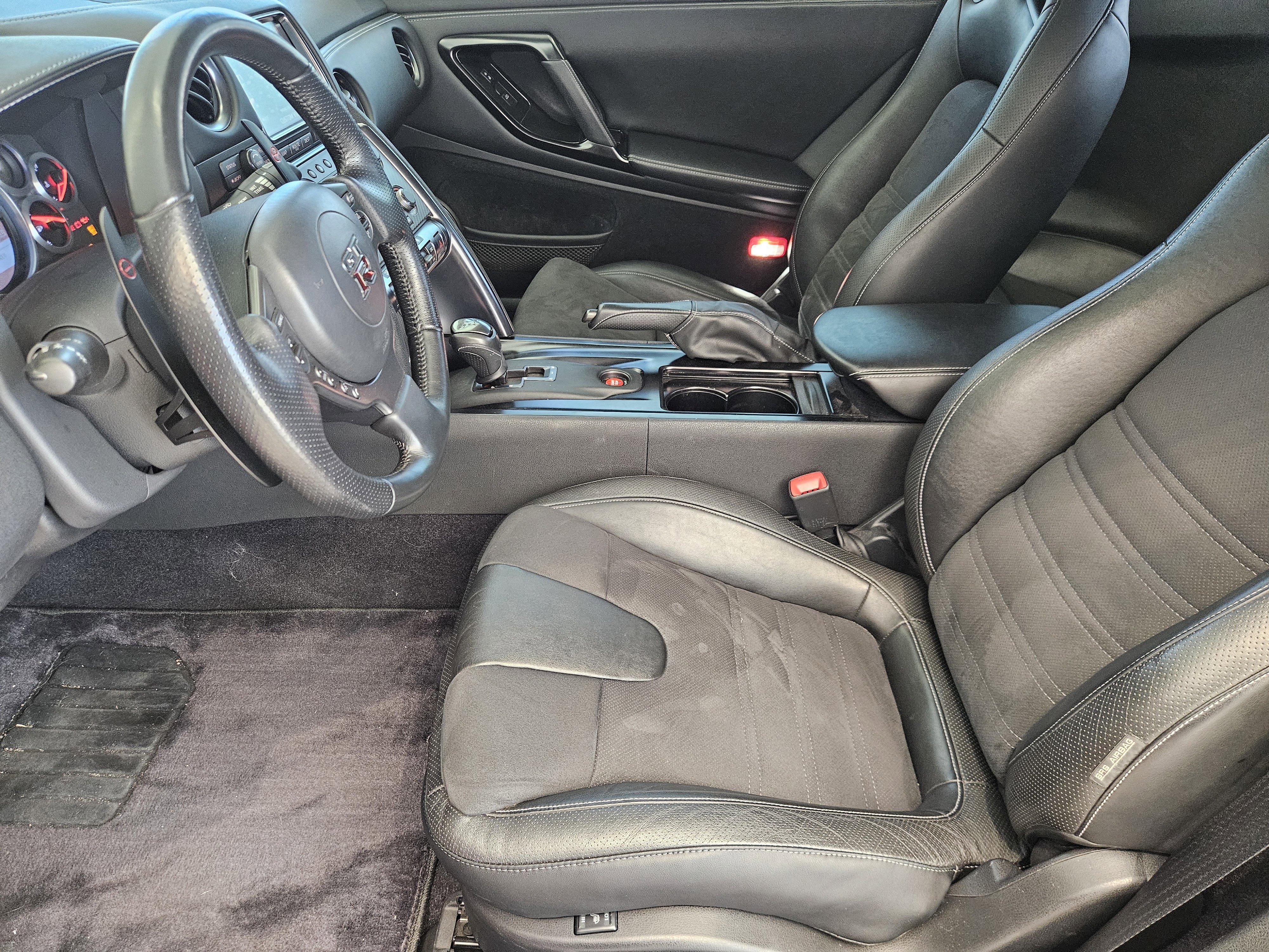Used 2014  Nissan Premium image 13