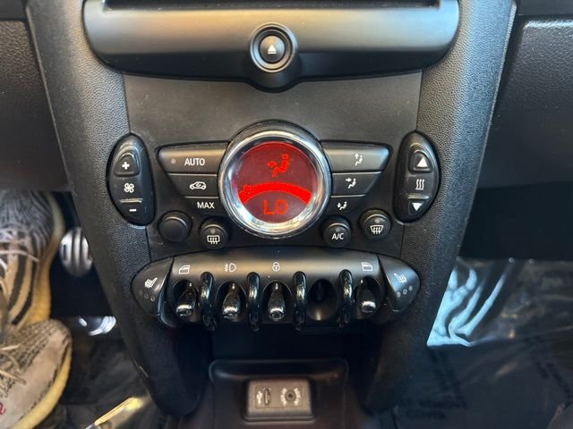 Used 2014 Black MINI Clubman image 16