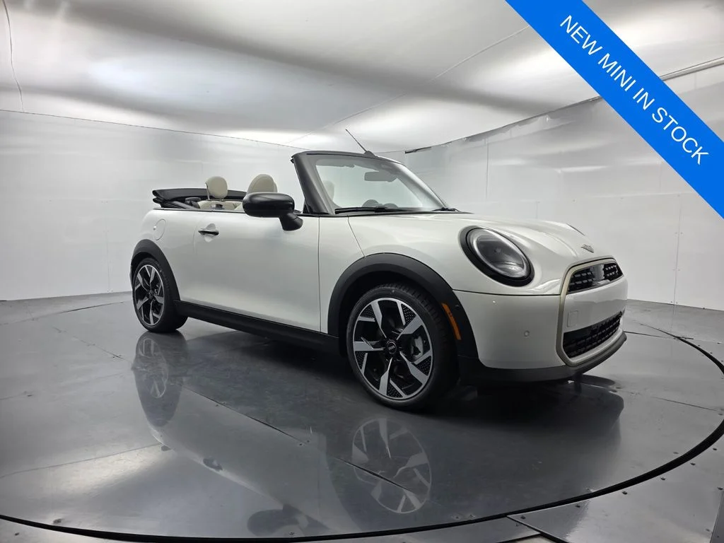 New 2026 White MINI Signature Plus image 1