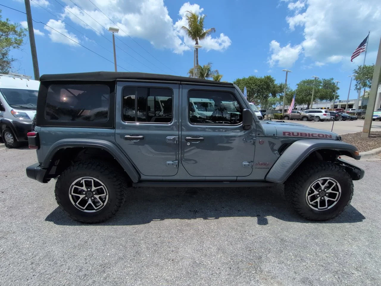 Used 2024 Anvil Clear Coat Jeep Rubicon image 4