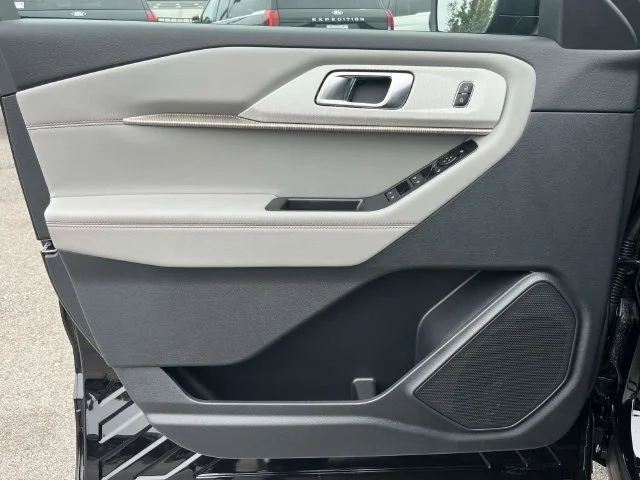 New 2027 Black Ford Active image 11