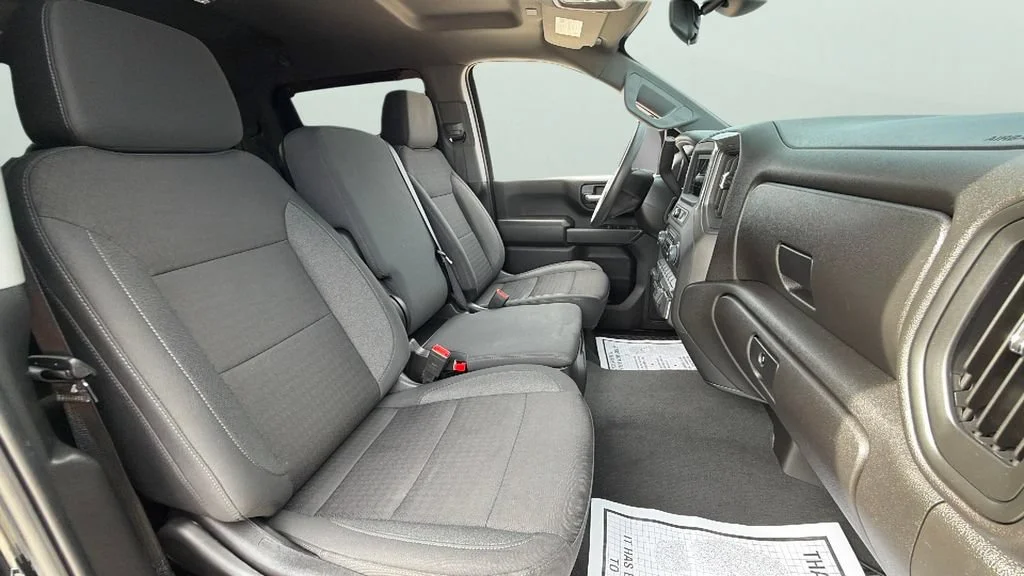 Used 2025 Black Chevrolet Custom image 34