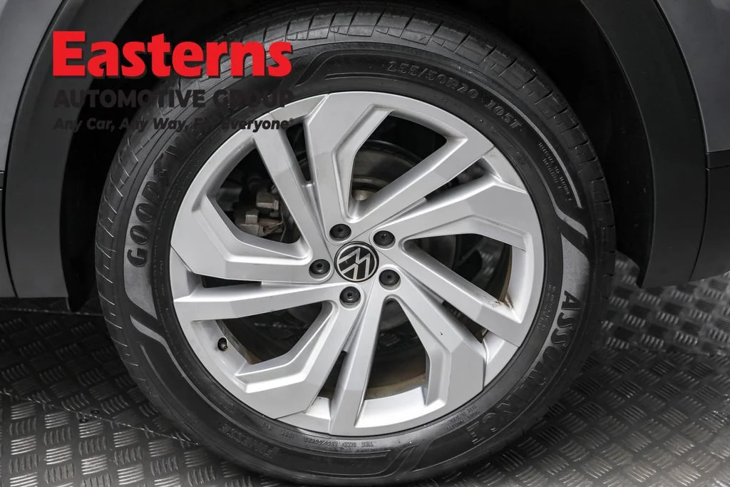Used 2021 Gray Volkswagen 2.0T SEL image 8